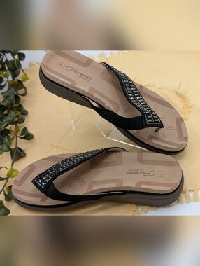 Forever Comfort Size 7 Black Sandals Women’s Rhinestone Embellished Cushioned‎